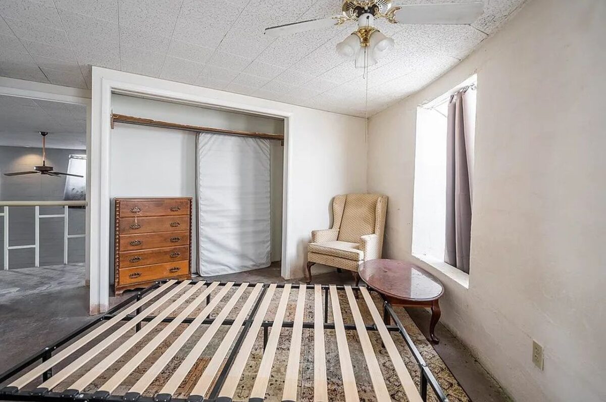This Underground Home in Texas is on Sale for $300,000 - Affordable Underground Apartments For Sale