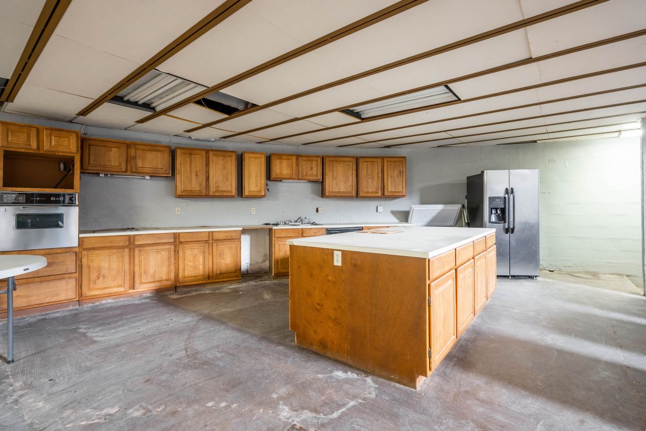 Unique Underground House Bunker in Texas for Sale $300K - kitchen