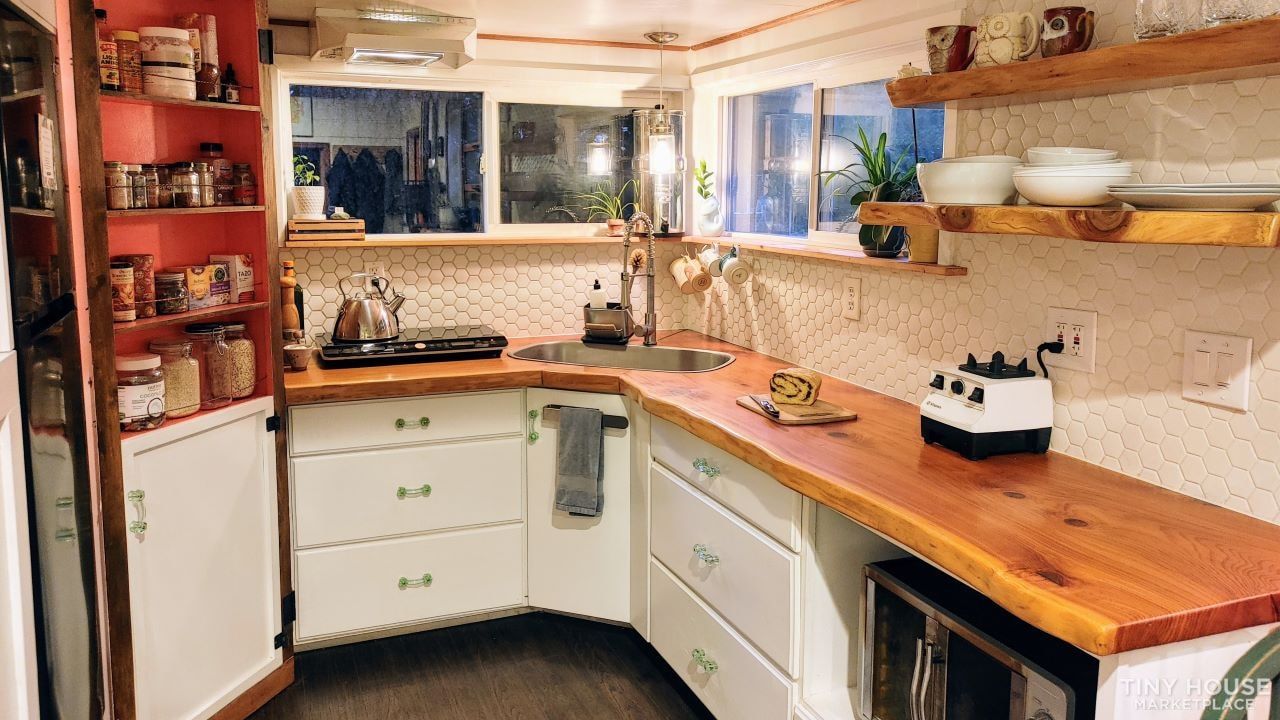 $165k tiny house_kitchen