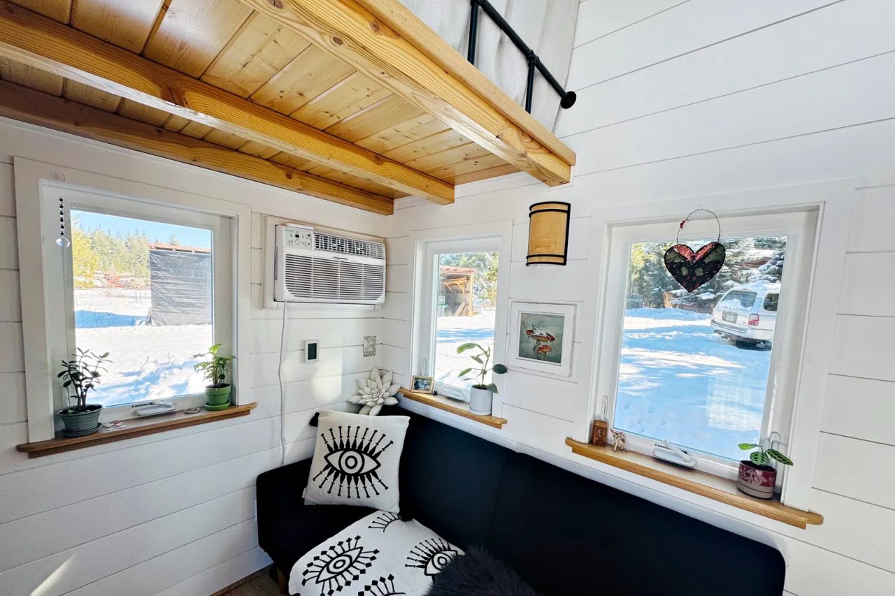 $75k Tiny House_Living Room