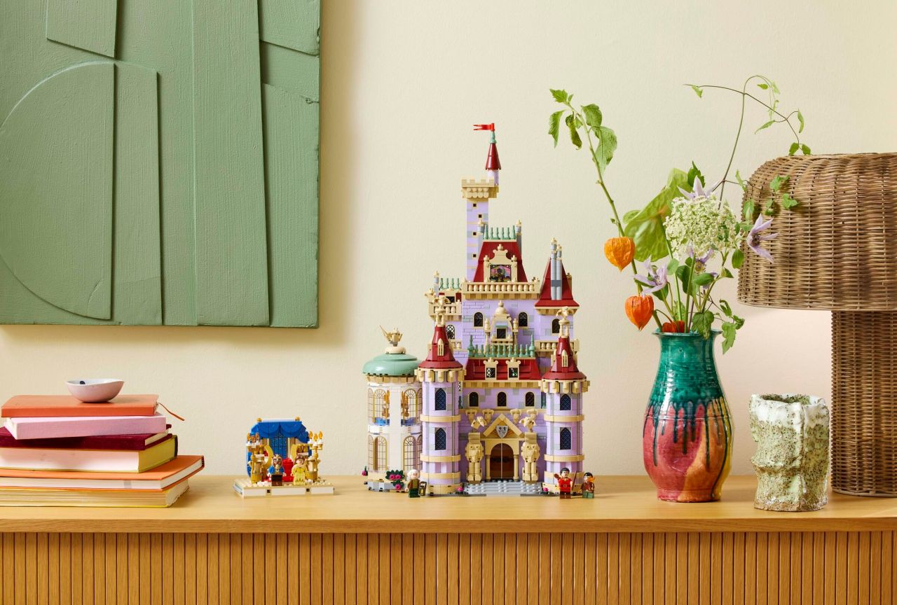 LEGO Beauty and the Beast Castle brick set - 2