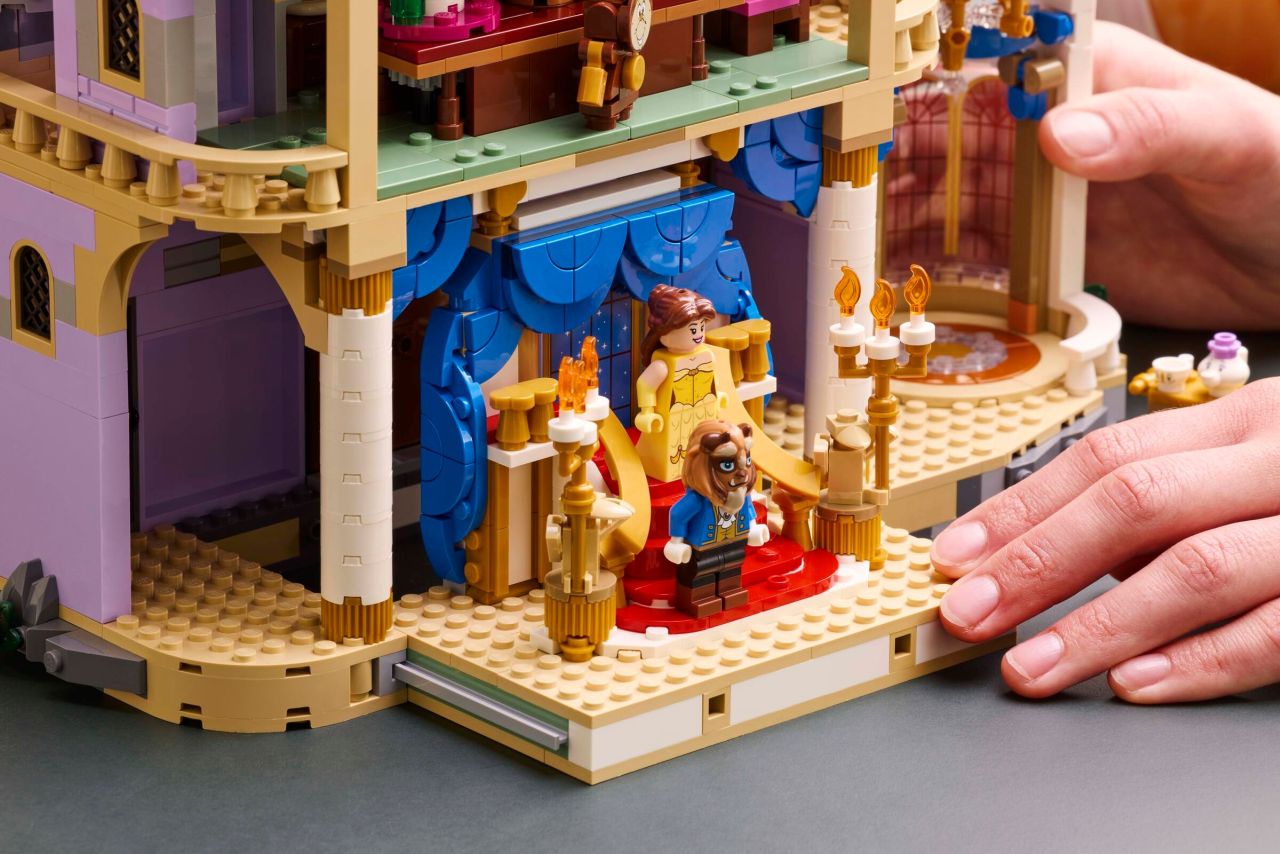 LEGO Beauty and the Beast Castle brick set - 3