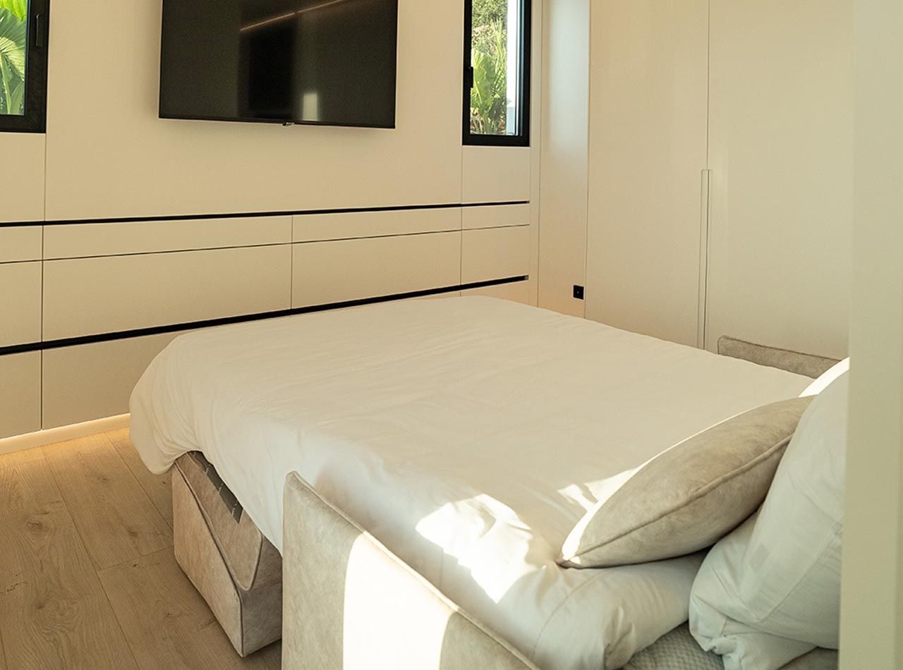 KEU Family Luxury Prefab Tiny Home From Spain - bedroom