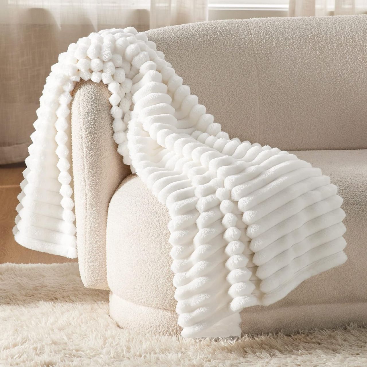Bedsure White Throw Blanket