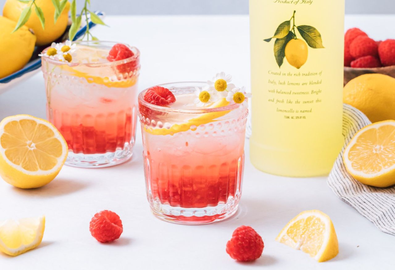 Best Spring Cocktails - Gin Raspberry Lemonade