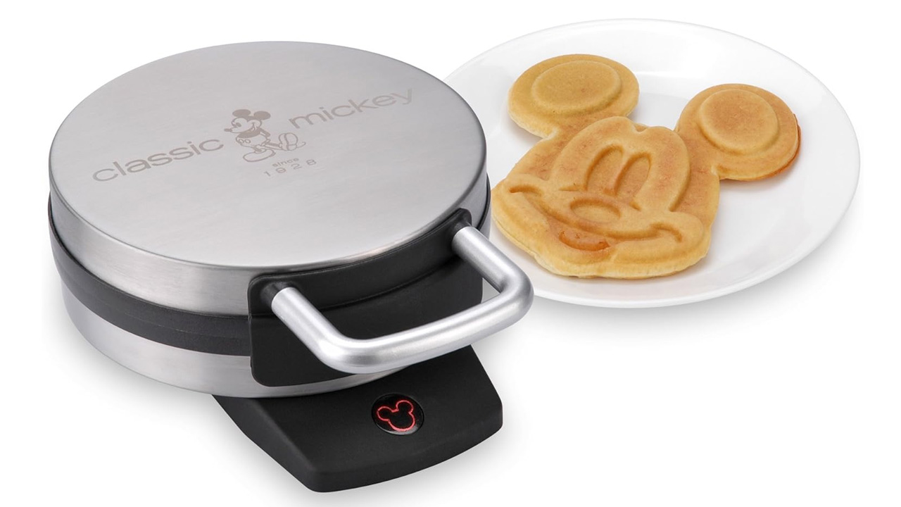 Disney-themed-mickey-mouse-waffle-iron-maker-for-mother's-day-gift