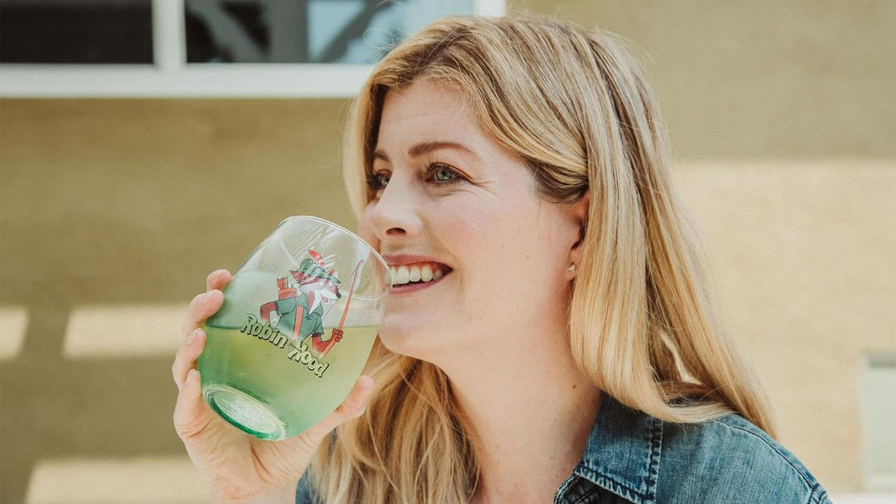 Disney-themed-robin-hood-Wine-glass-for-mother's-day-gift