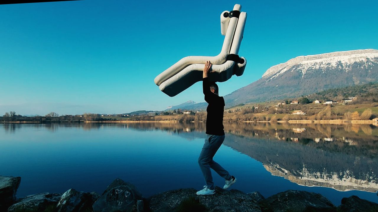 Airmaan Z Lounger Made of Space-Grade Materials is Designed for Outdoor Living