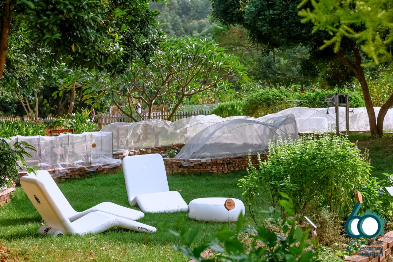 Airmaan Z Lounger Made of Space-Grade Materials is Designed for Outdoor Living