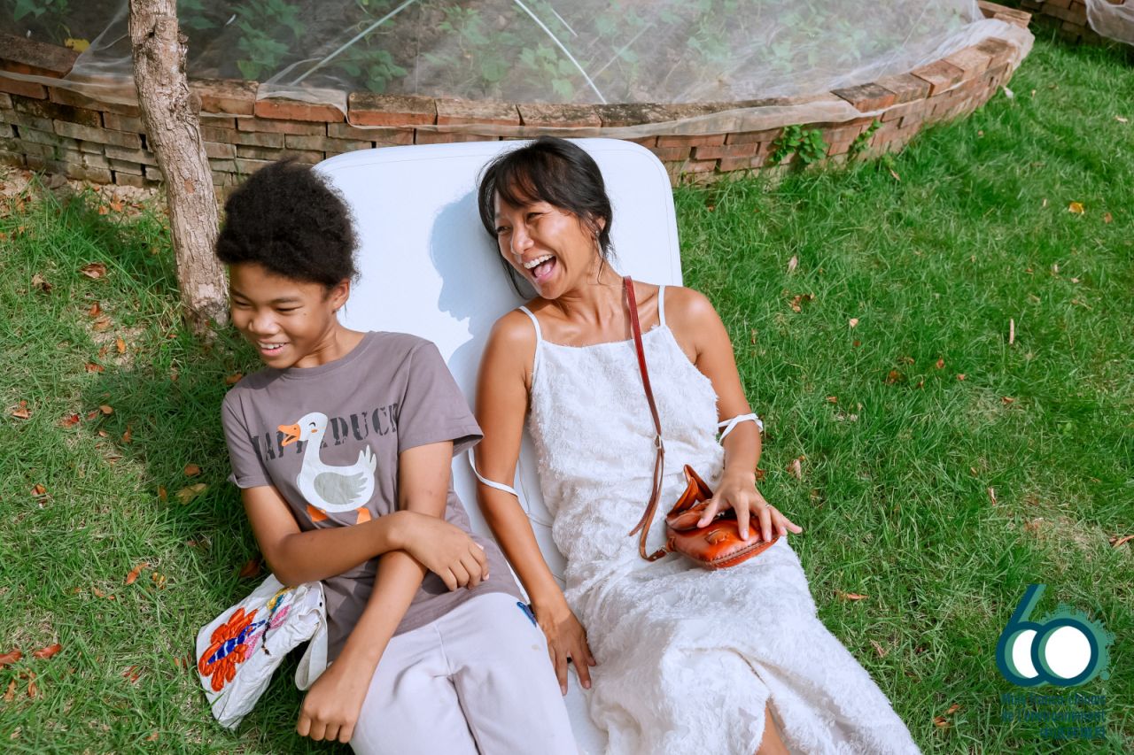 Airmaan Z Lounger Made of Space-Grade Materials is Designed for Outdoor Living