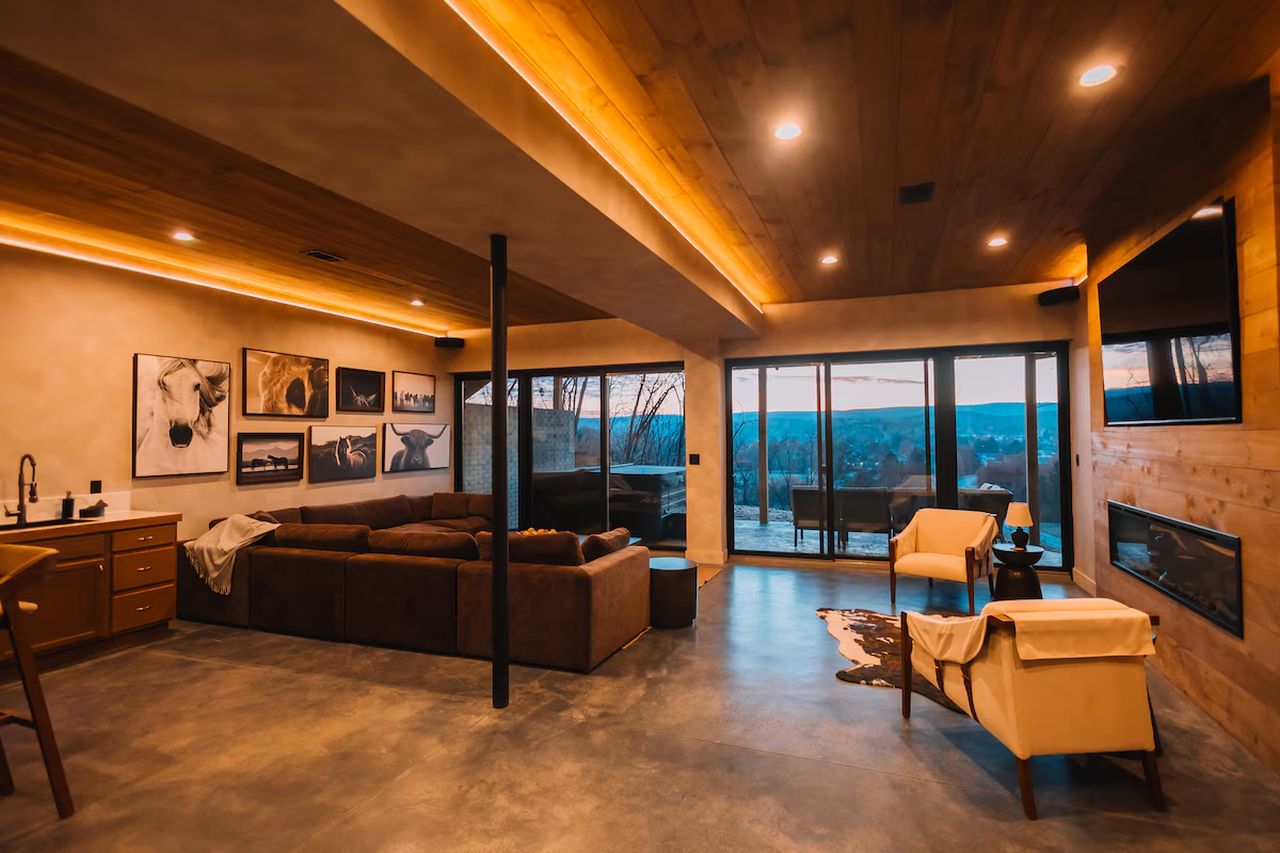 Diamond View A-Frame Cabin Rental - living room 1