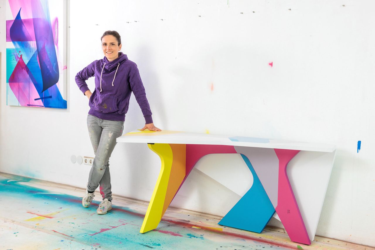 Eins Zu Eins x MadC – Never Stop Moving Table