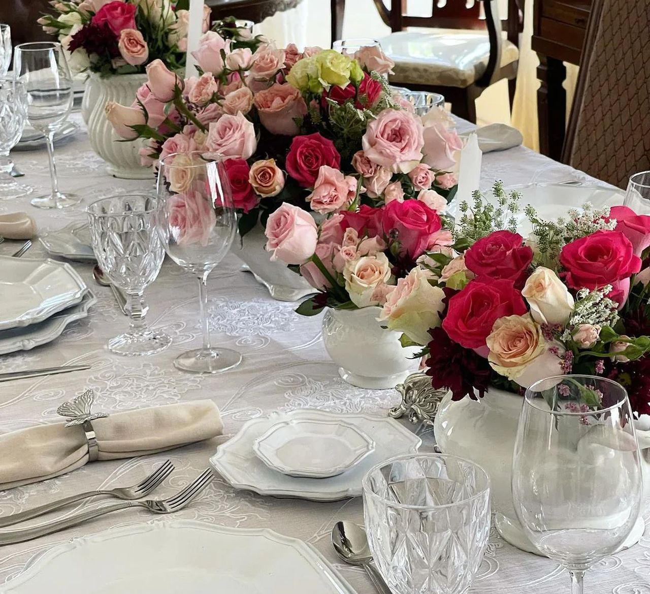 Floral Tablescape for Captivating Mother's Day Decoration