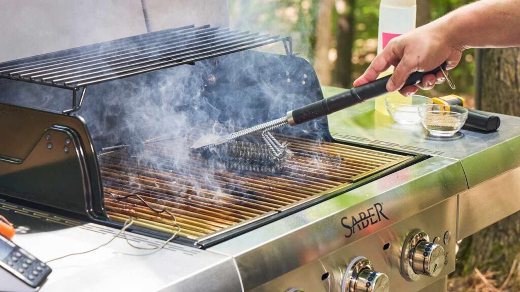 How to clean a gas grill