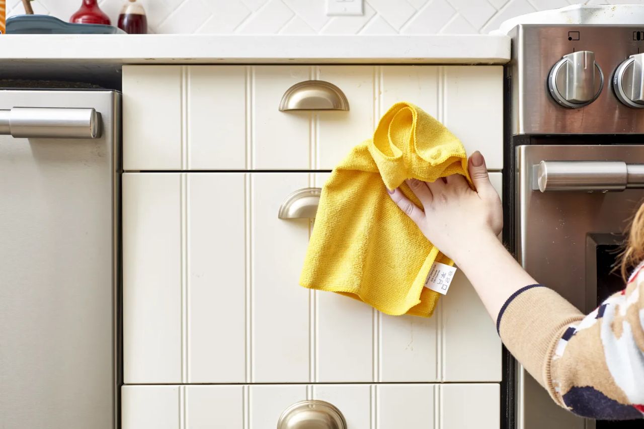How to clean kitchen cabinets - grime and grease