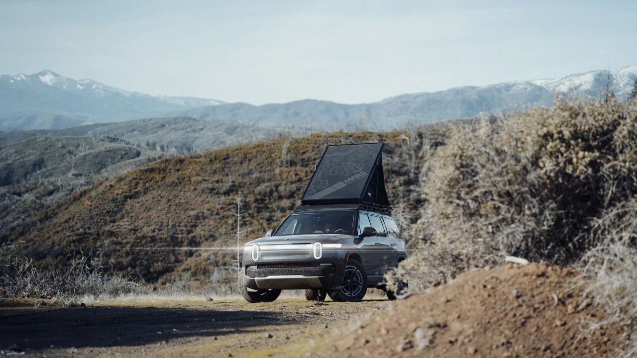 Mars Aeroblade is World’s Slimmest Hardshell Rooftop Tent-5