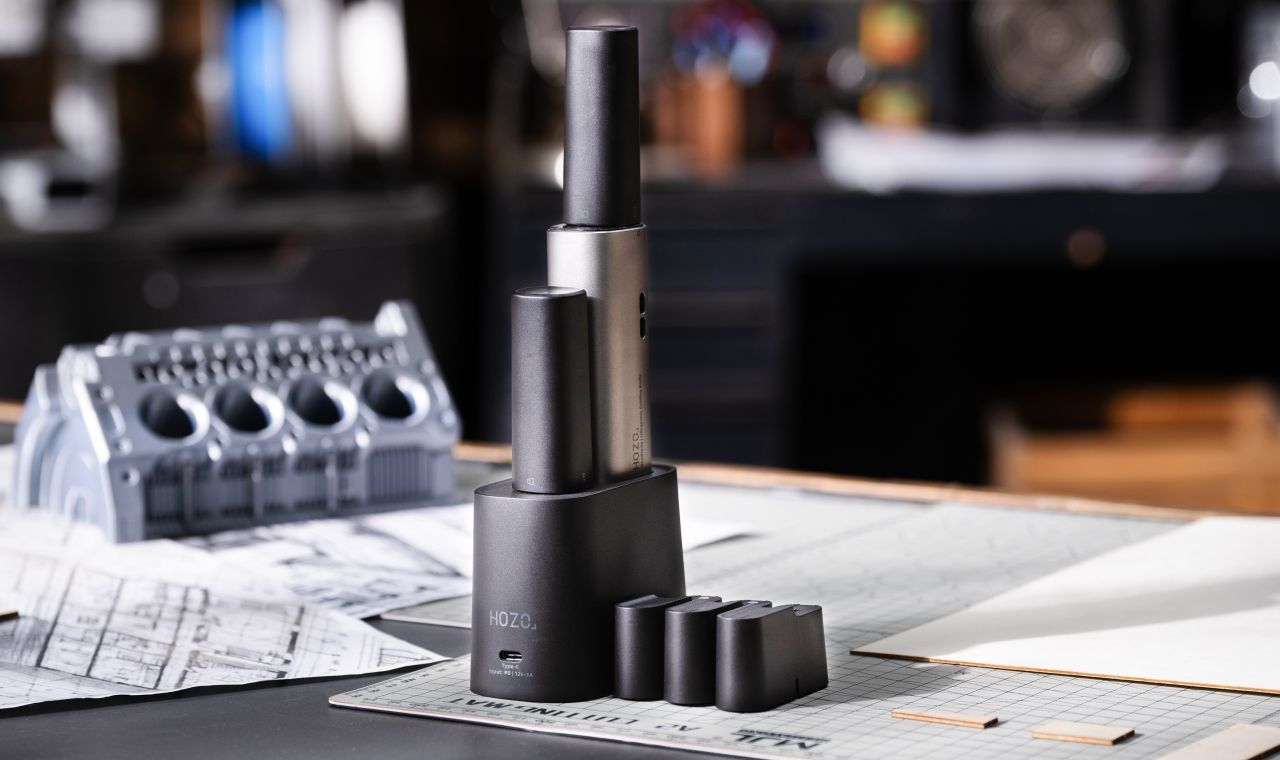 NeoBlade Wireless Ultrasonic Cutter - Battery dock and blades