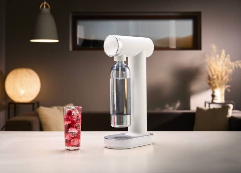 Smeg Soda Maker Countertop Device Fizzes Water Without Electricity