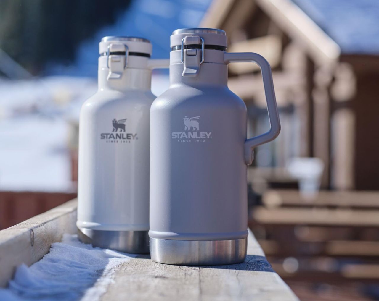 Stanley Classic Easy-Pour Growler 64 oz.