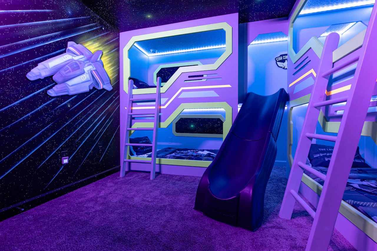 Star Wars themed Airbnbs - Luxury Star Wars Retreat in Four Corners, Florida