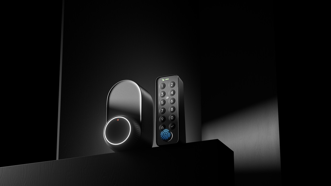 This SwitchBot smart lock opens with face id