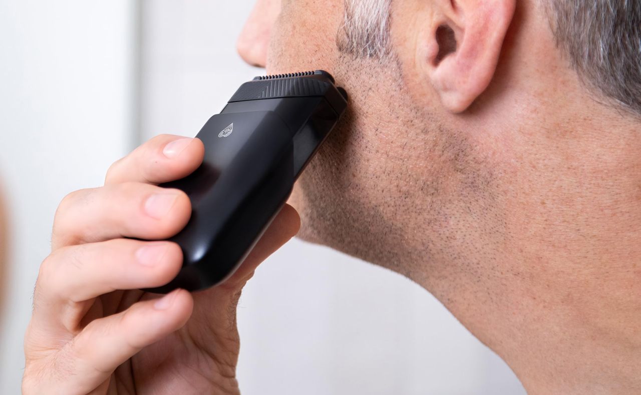 The Handyman Compact Face Shaver