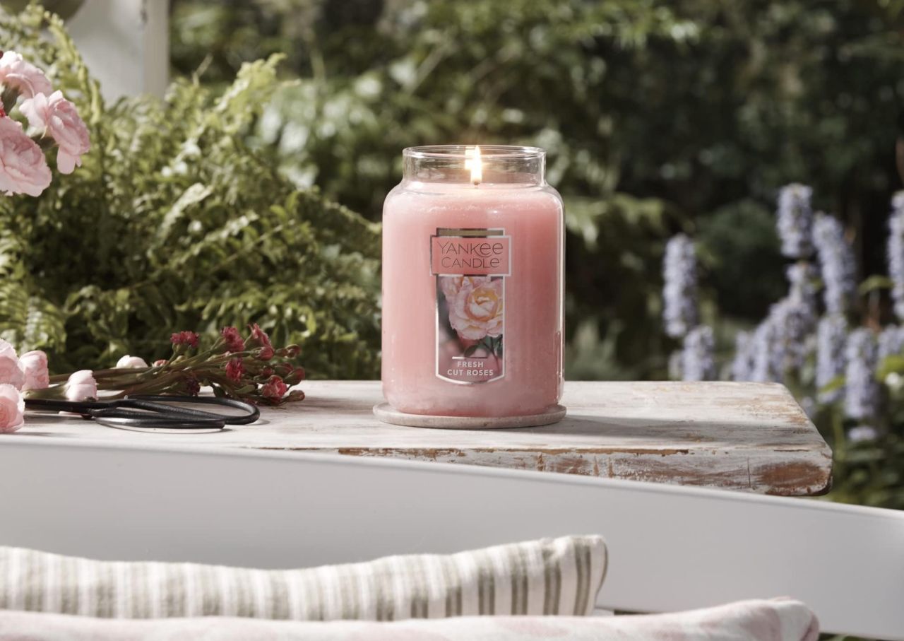 Yankee Candle Fresh Cut Roses Scented