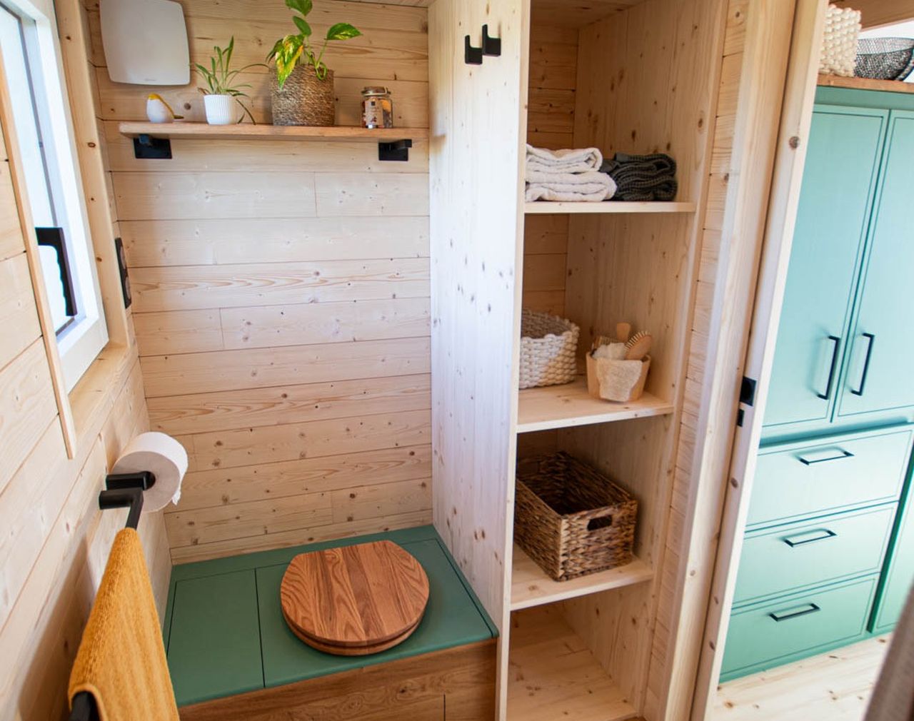 Bathroom of Eden Tiny House- Baluchon