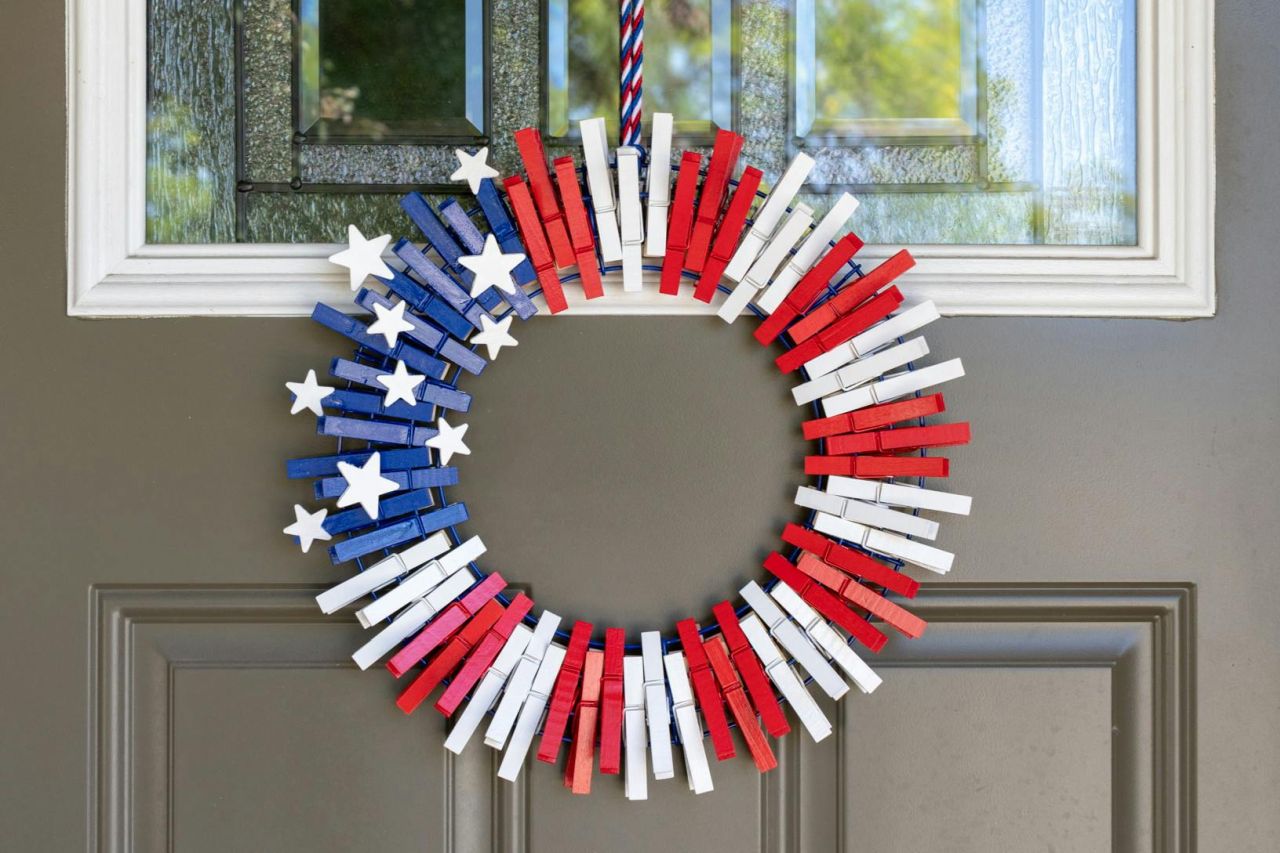 DIY Fourth of July Clothespin Wreath