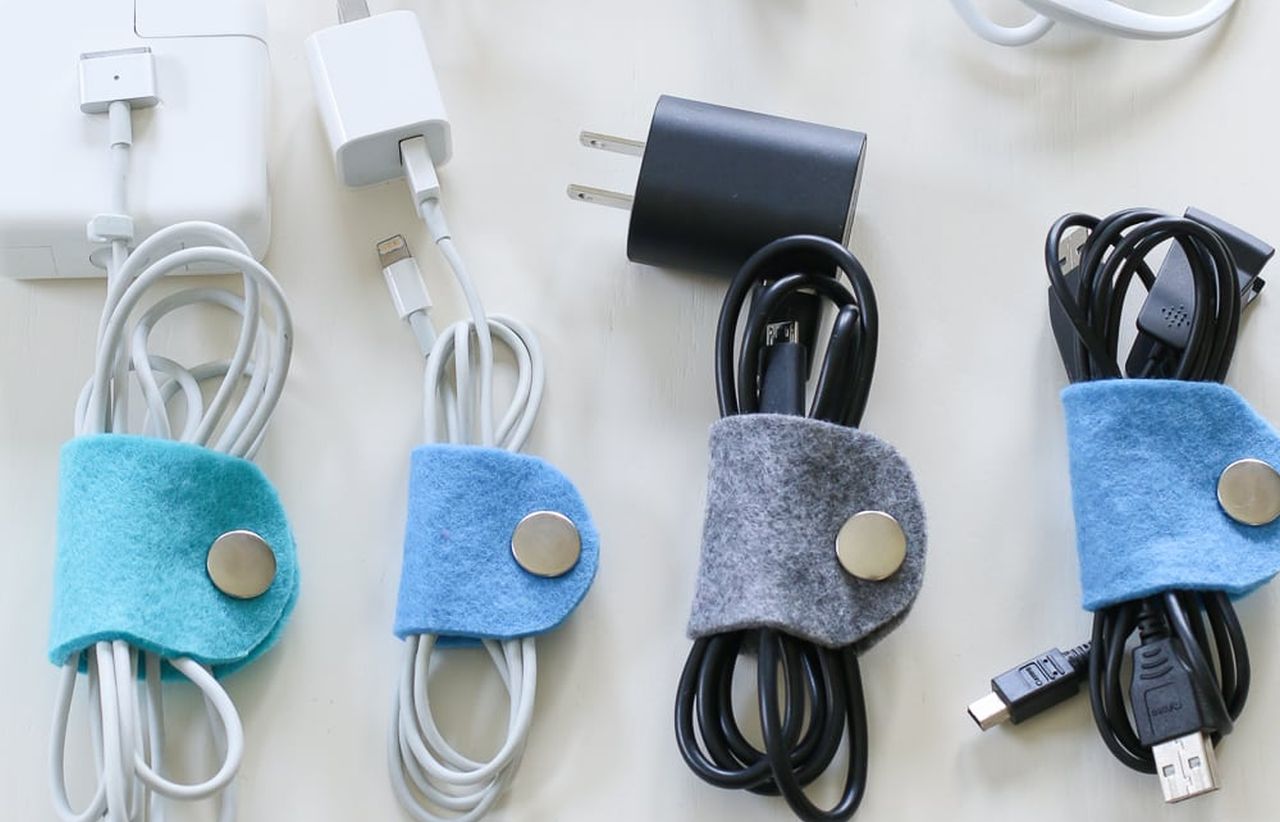 Father's Day DIY Gift Ideas- DIY Felt Cable Organizers