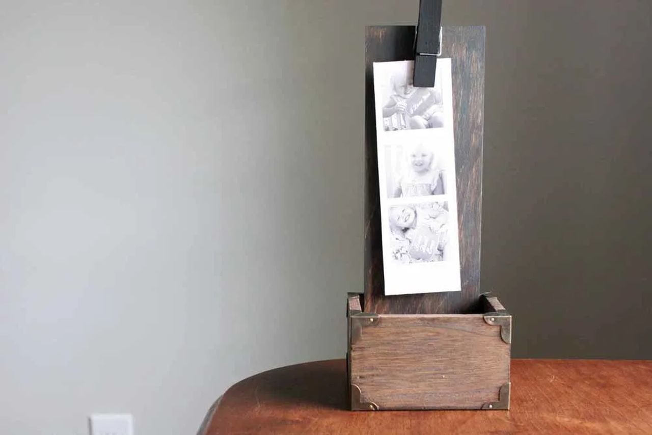 Father's Day DIY Gift Ideas- Desktop Photo Holder DIY Father’s Day Gift