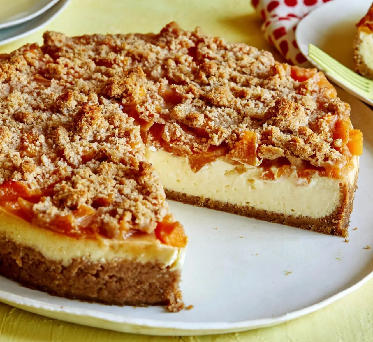 Father's Day Dessert Ideas- Peach Cobbler Cheesecake