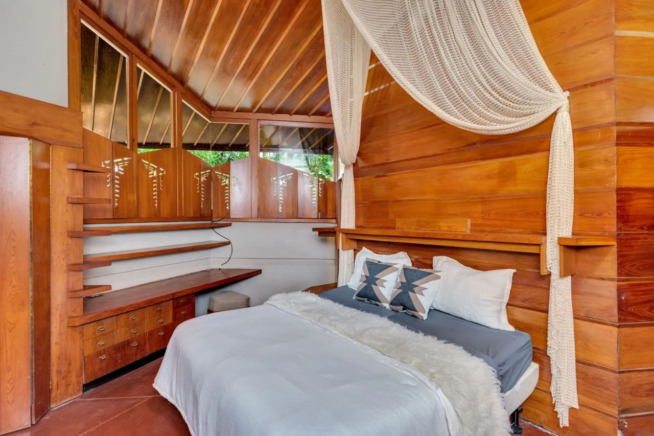 Frank Lloyd Wright-Designed House in Jackson, Mississippi is Up for Sale