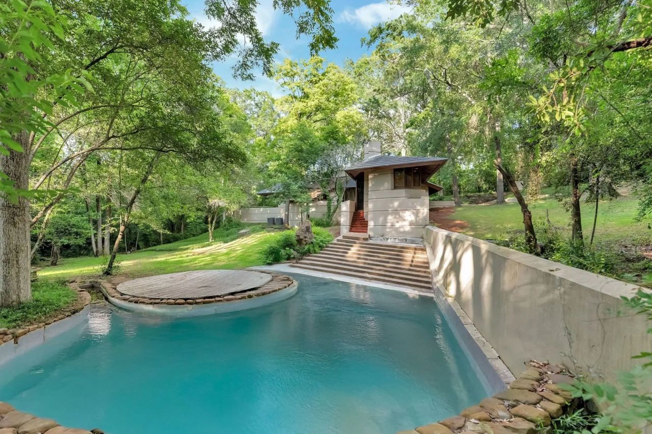Frank Lloyd Wright-Designed House in Jackson, Mississippi is Up for Sale