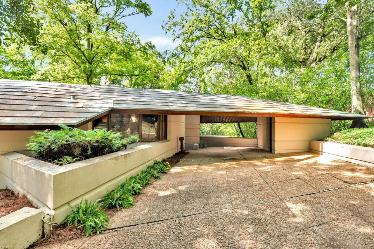 Frank Lloyd Wright-Designed House in Jackson, Mississippi is Up for Sale