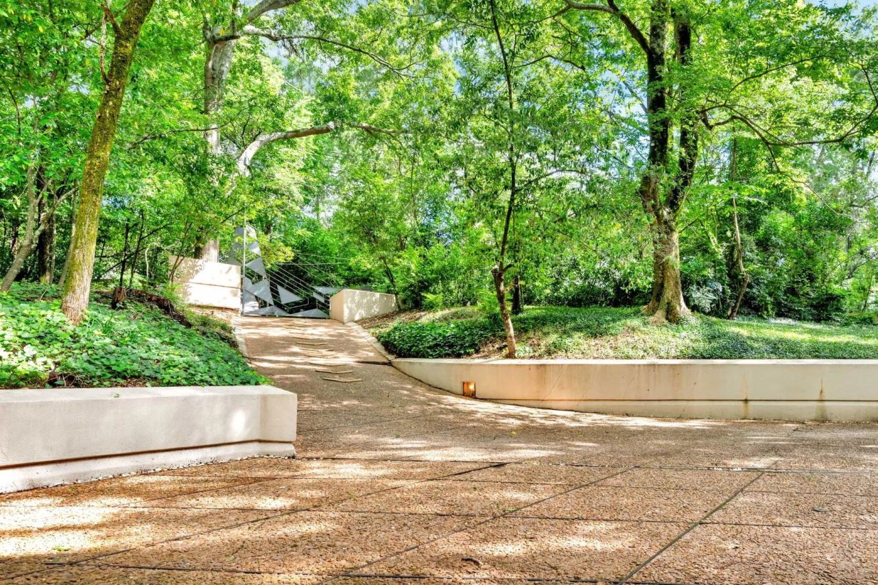 Frank Lloyd Wright-Designed House in Jackson, Mississippi is Up for Sale
