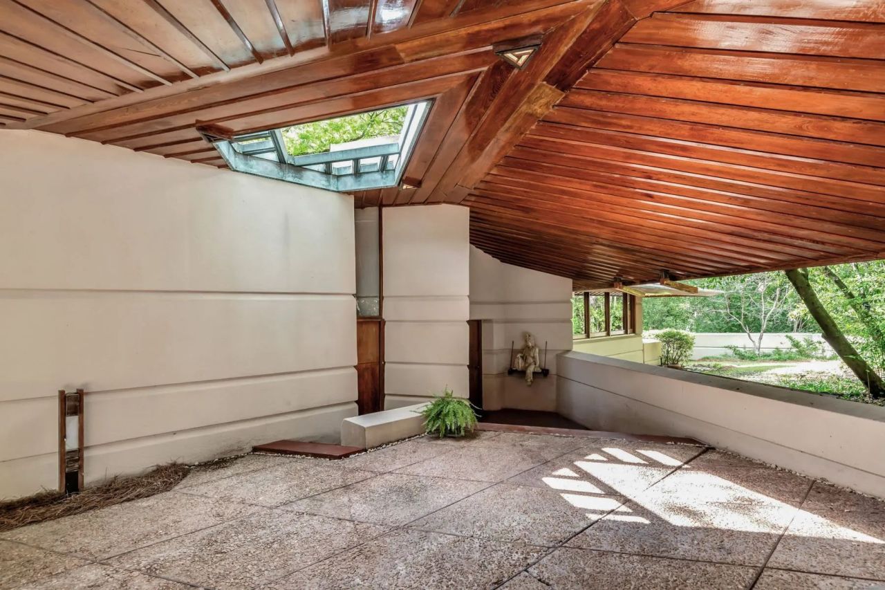 Frank Lloyd Wright-Designed House in Jackson, Mississippi is Up for Sale
