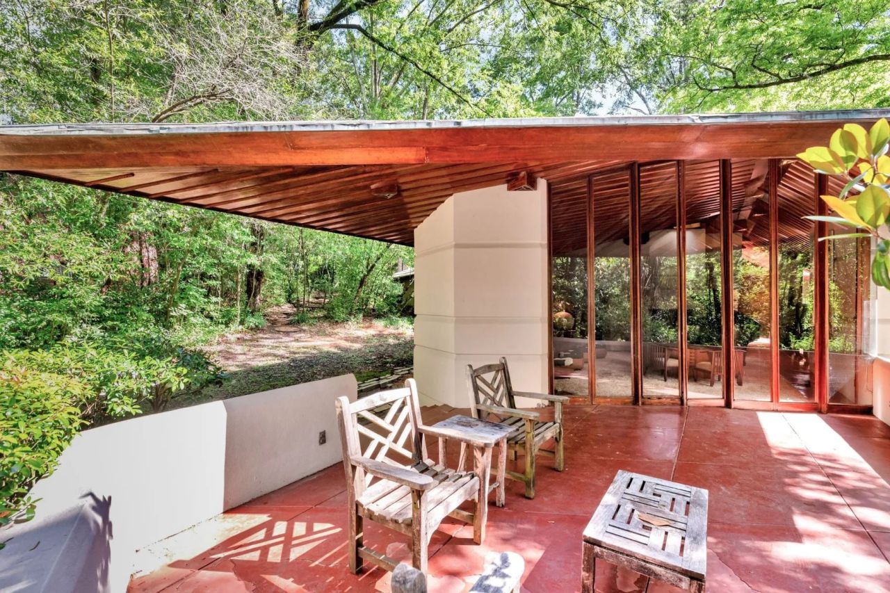 Frank Lloyd Wright-Designed House in Jackson, Mississippi is Up for Sale