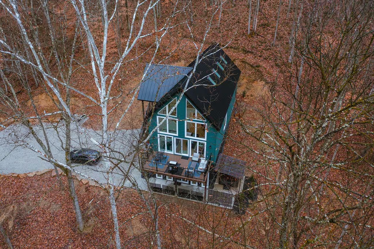 Greenhouse Cabin in Ohio - exterior 3