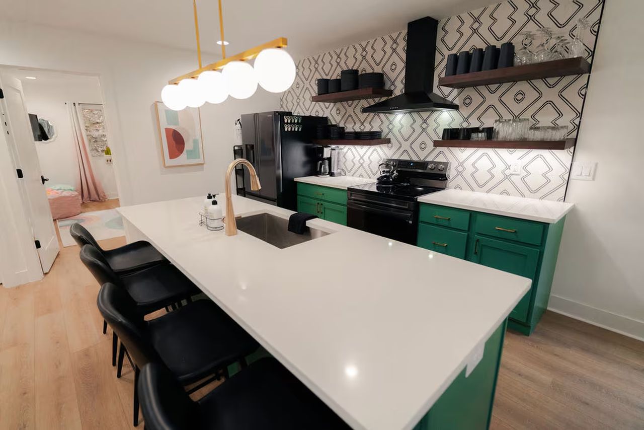 Greenhouse Cabin in Ohio - kitchen