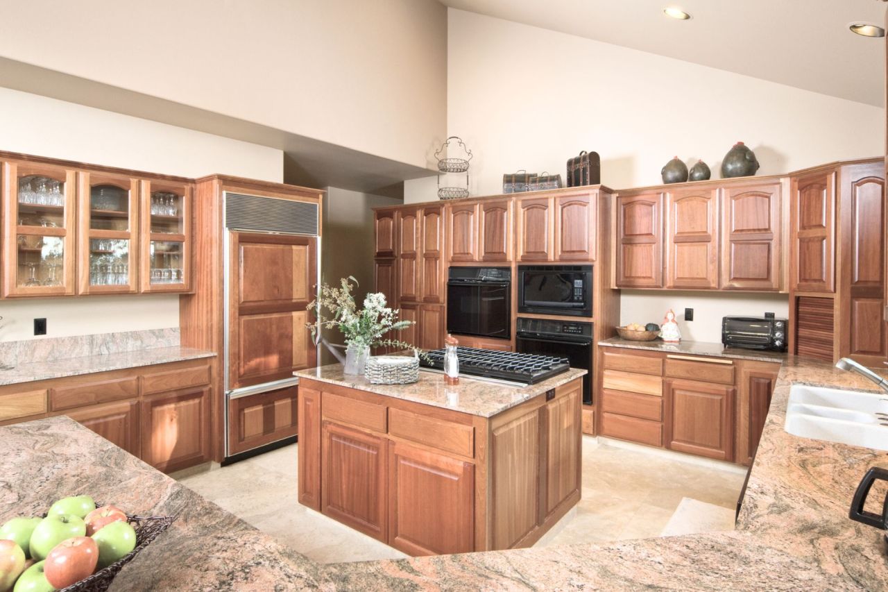 How to Choose the Best Wood Finish for Your Kitchen Cabinets- 2