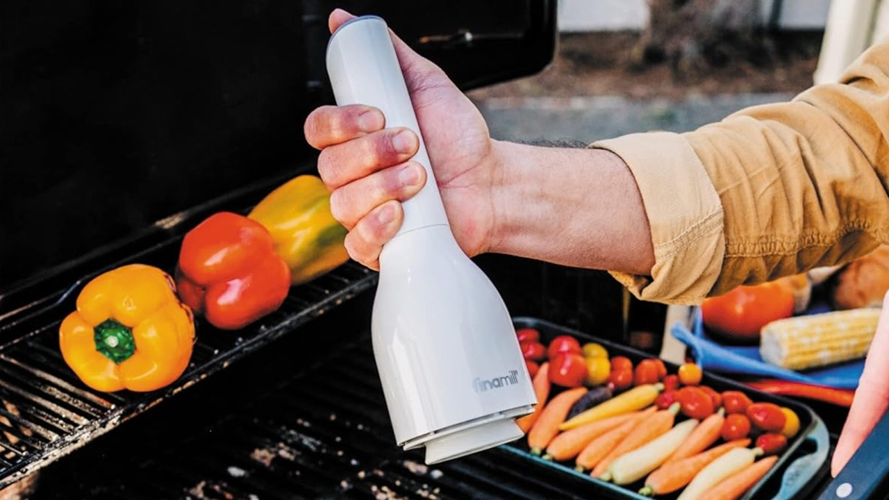 Last-Minute Father’s Day Gifts - Salt and Pepper Grinder Set