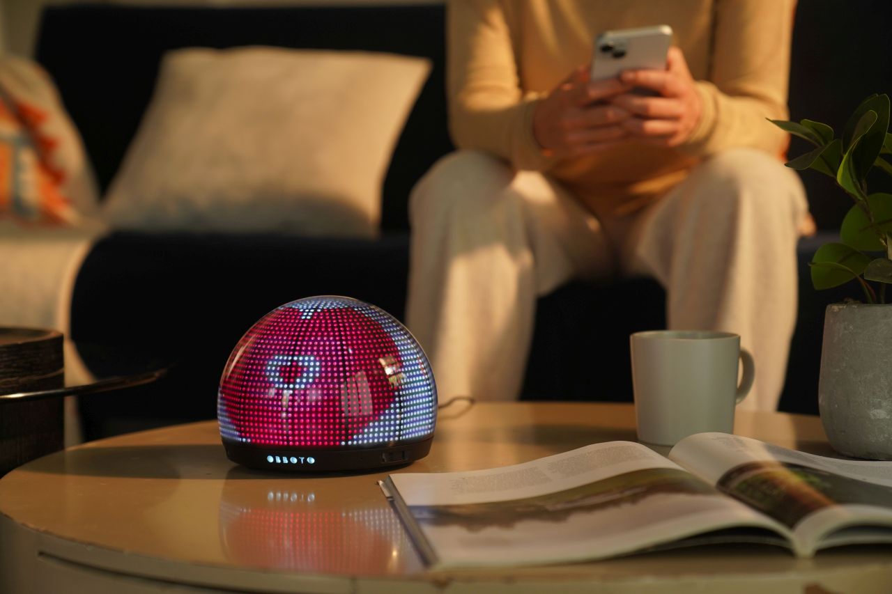 OBBOTO Glowbot AI-Powered Desktop Companion