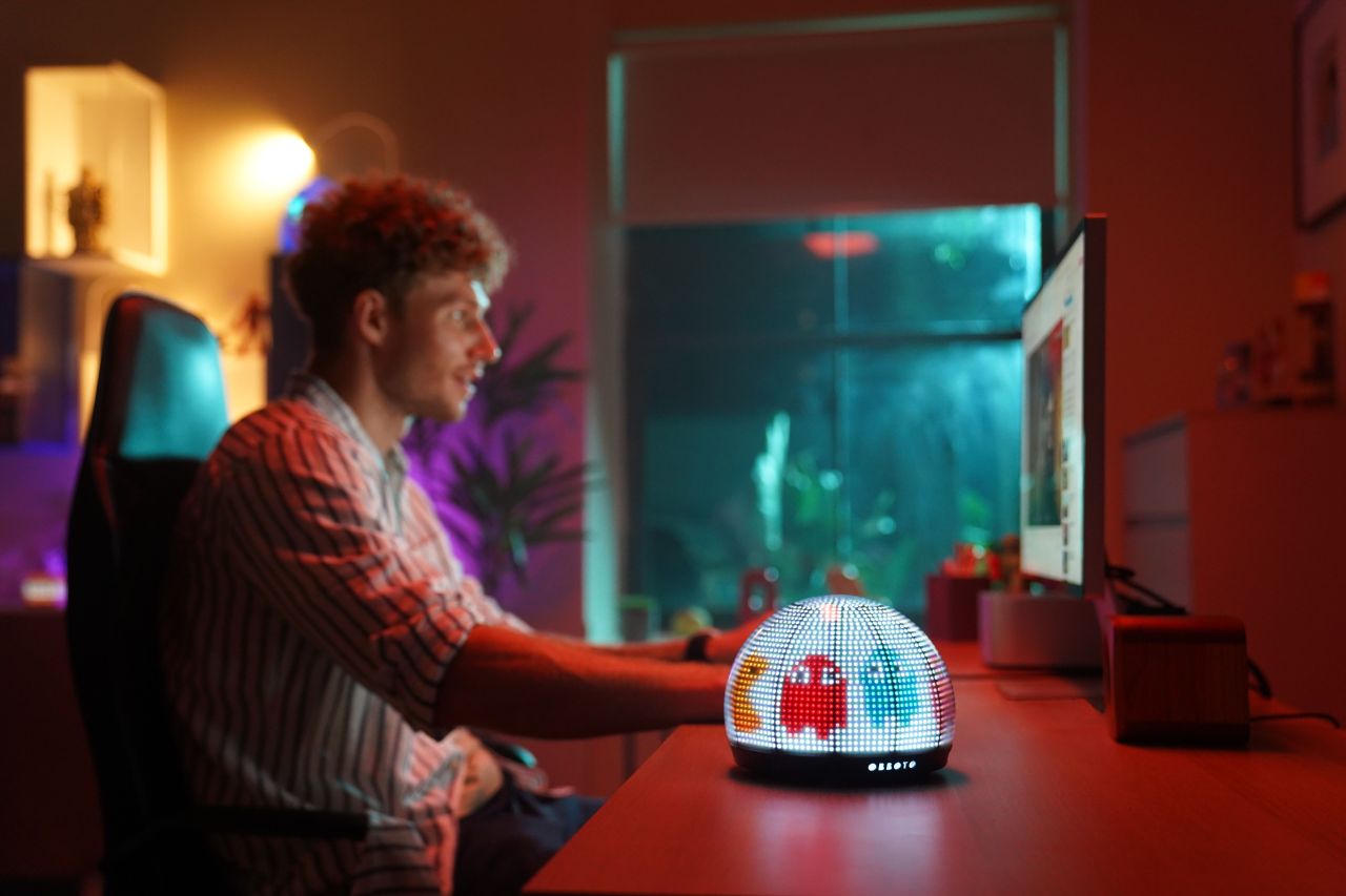 OBBOTO Glowbot AI-Powered Desktop Companion