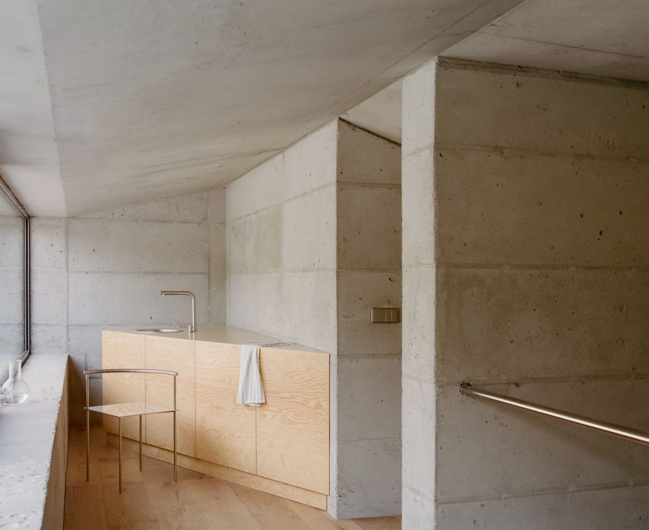 Raw House by Order Matter Based on Passive Design Principles