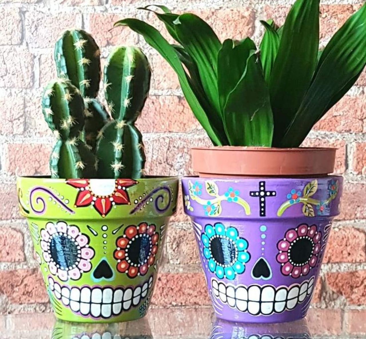 Summerween Decor Ideas- Ghost Plant Pots
