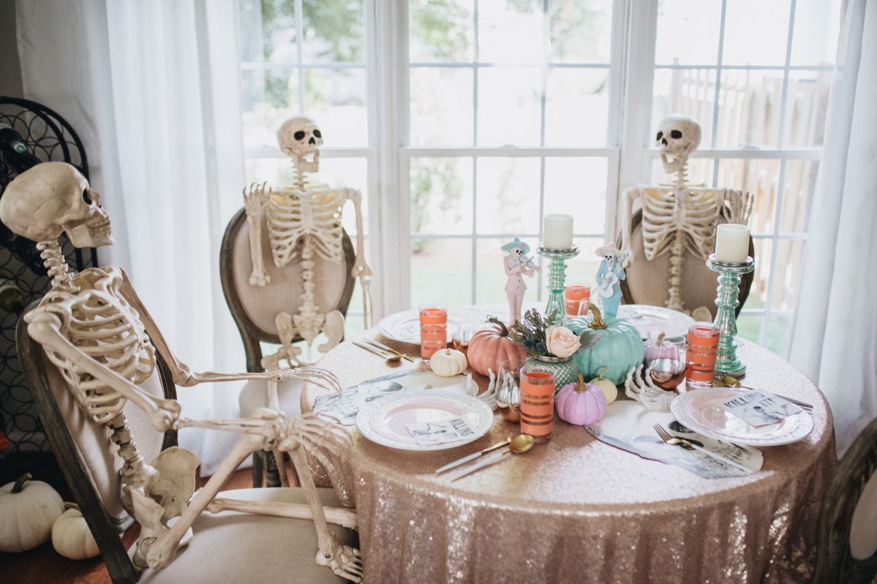 Summerween Table Decor- 1