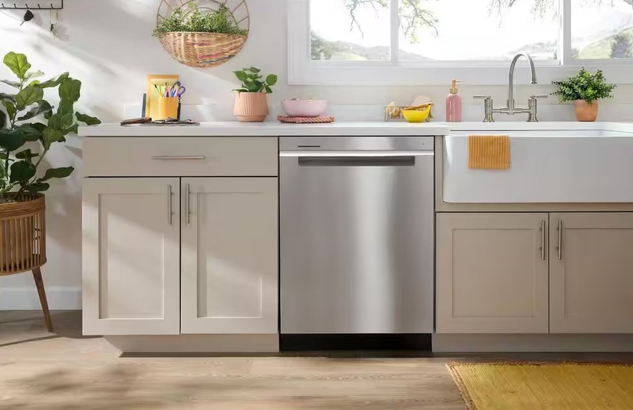 Whirlpool 47-Decibel Top Control Dishwasher