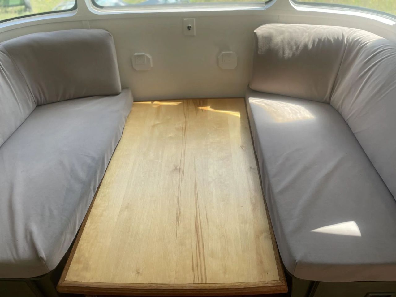 1946 Spartan Manor 25-Foot Single-Axle Travel Trailer Out for Sale in British Columbia