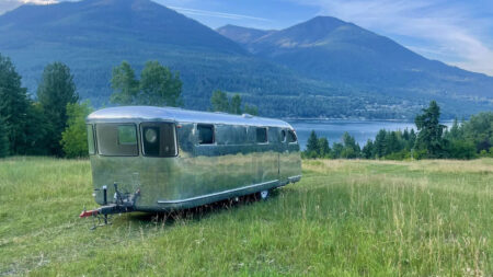 1946 Spartan Manor 25-Foot Single-Axle Travel Trailer Out for Sale in British Columbia